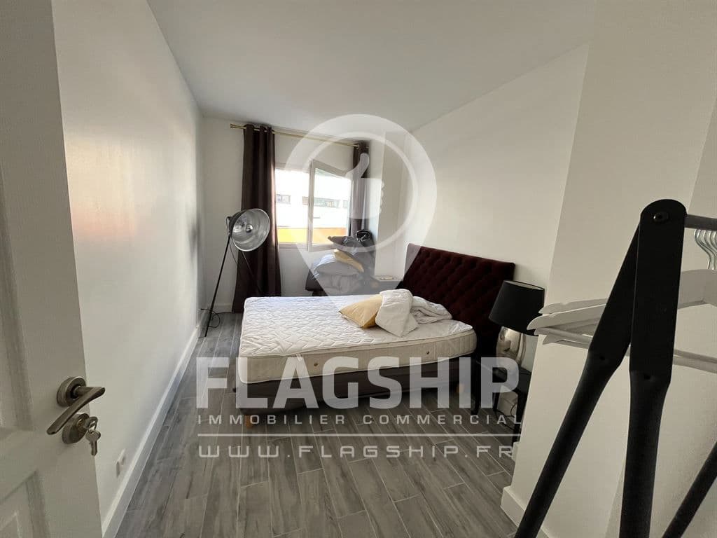 Local commercial · 70 m² · Achat des murs — photo 3
