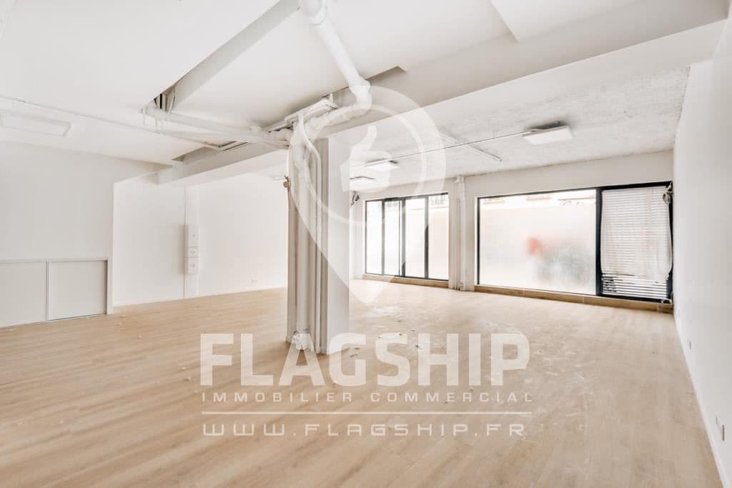 Local commercial · 143 m² · Location — photo 3