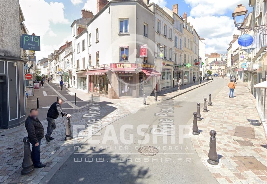 Local commercial · 94 m² · Location — photo 2
