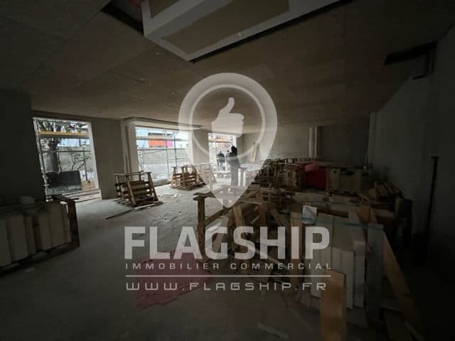 Local commercial · 159 m² · Achat des murs — photo 3