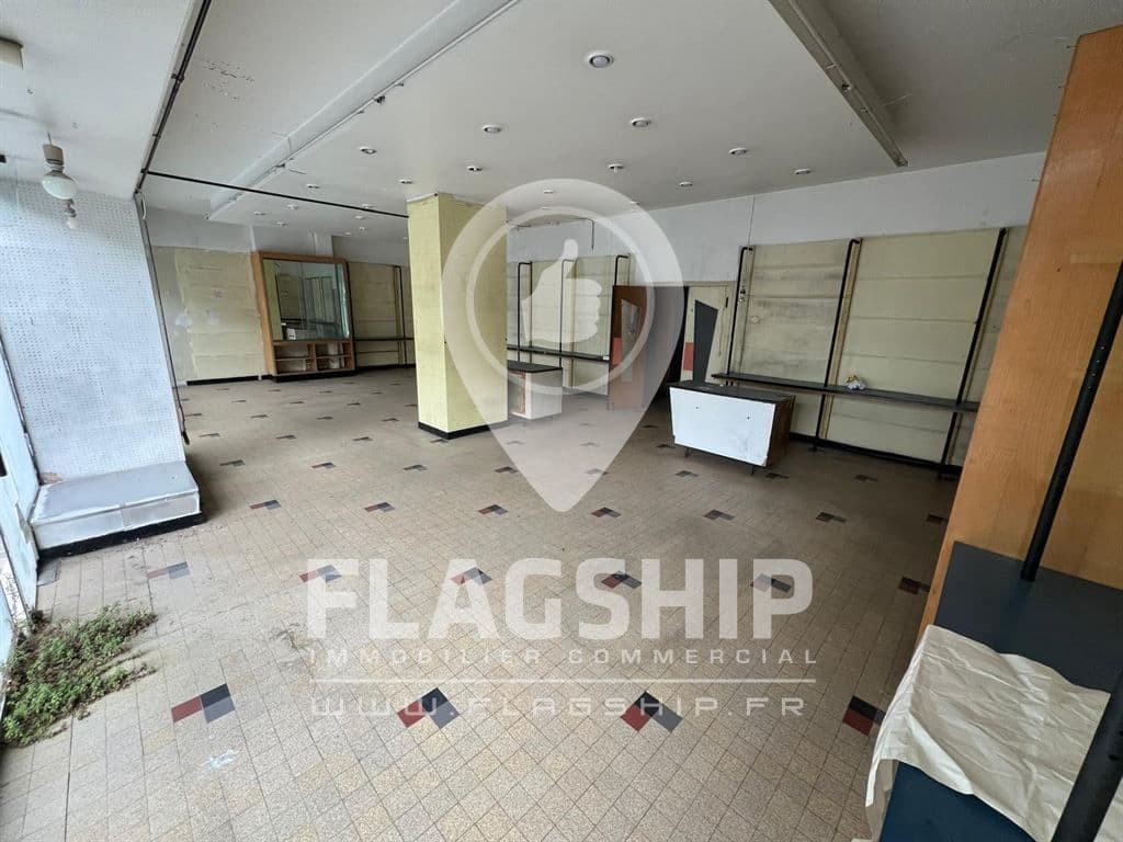 Local commercial · 272 m² · Location — photo 1