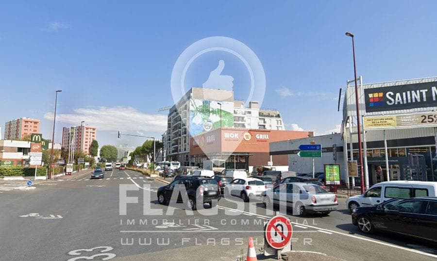 Local commercial · 600 m² · Achat des murs — photo 1