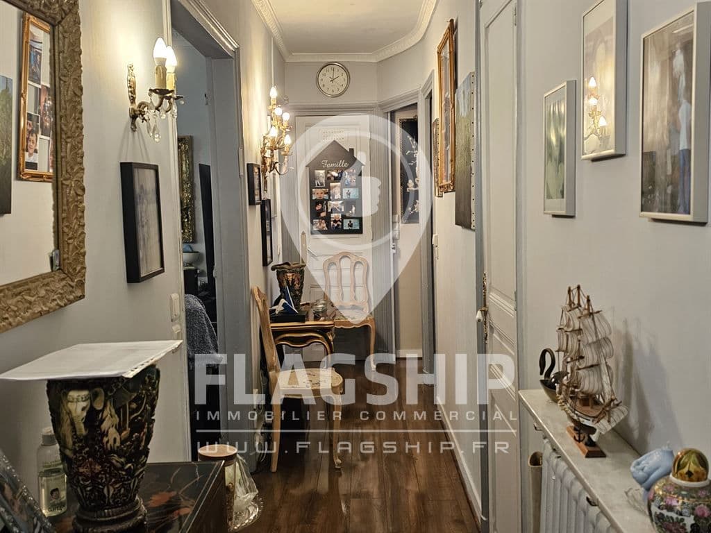 Local commercial · 61 m² · Achat des murs — photo 3