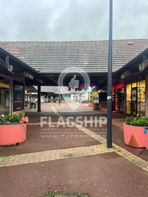Local commercial · 90 m² · Achat des murs — photo 2