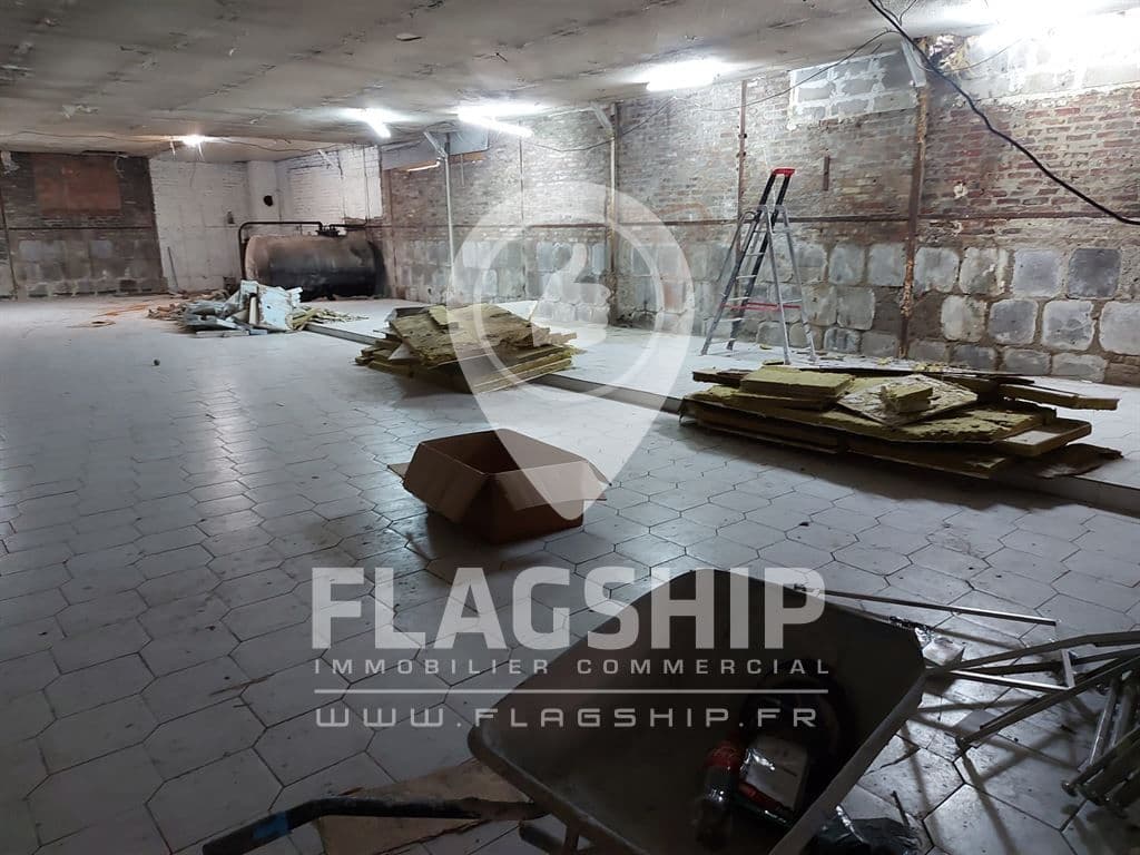 Local commercial · 344 m² · Location — photo 1