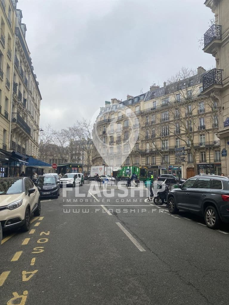 Local commercial · 60 m² · Location — photo 3