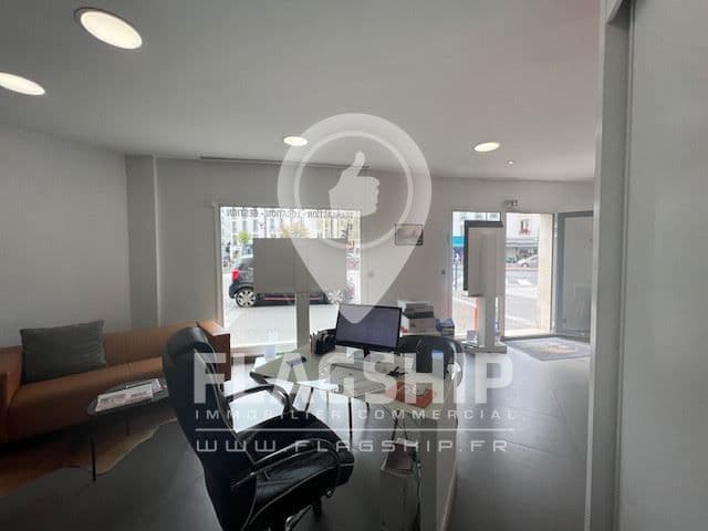 Local commercial · 74 m² · Cession de bail — photo 1