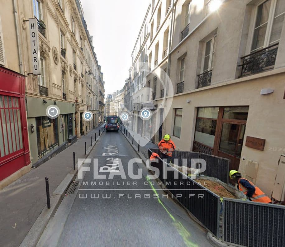 Local commercial · 92 m² · Location — photo 2
