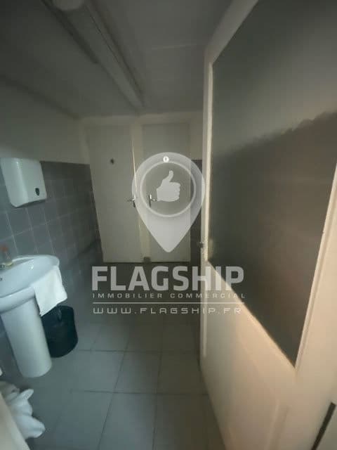 Local commercial · 375 m² · Achat des murs — photo 2