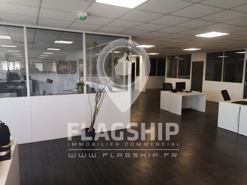 Local commercial · 613 m² · Achat des murs — photo 1
