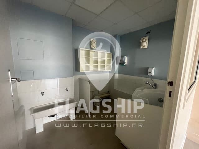 Local commercial · 125 m² · Location — photo 2