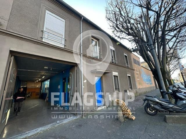 Local commercial · 77 m² · Location — photo 1
