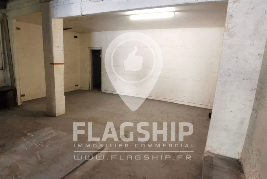 Local commercial · 84 m² · Location — photo 2