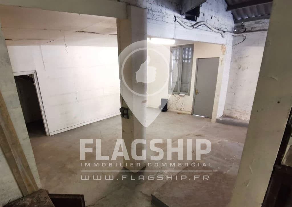Local commercial · 84 m² · Location — photo 3