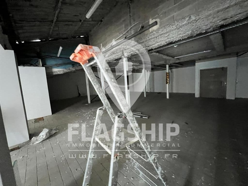 Local commercial · 280 m² · Location — photo 3