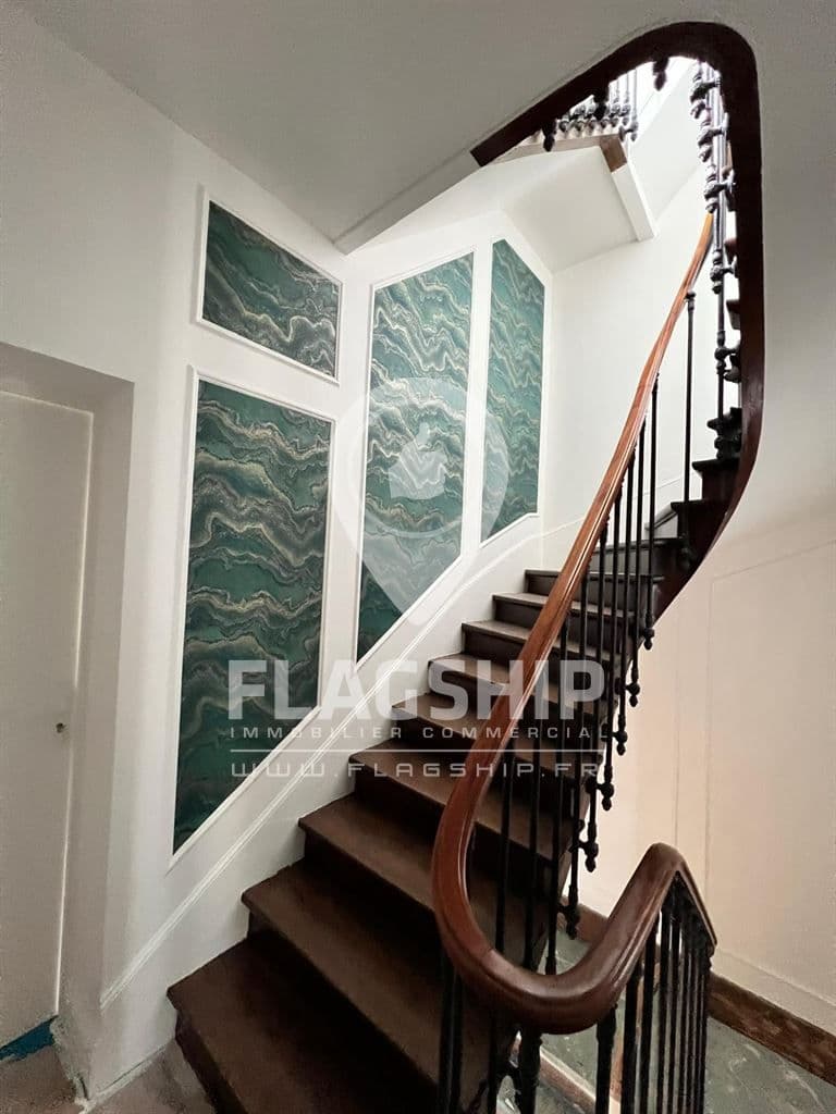 Local commercial · 210 m² · Achat des murs — photo 1