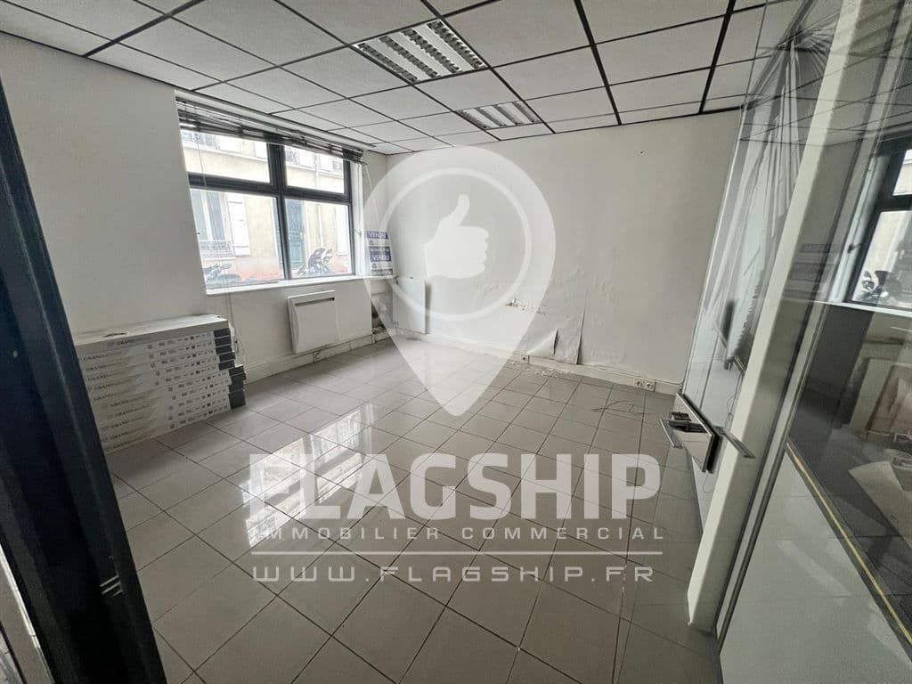 Local commercial · 48 m² · Achat des murs — photo 1