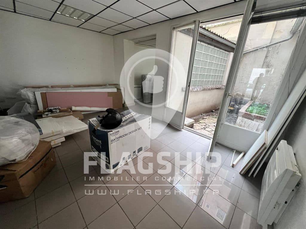 Local commercial · 48 m² · Achat des murs — photo 2