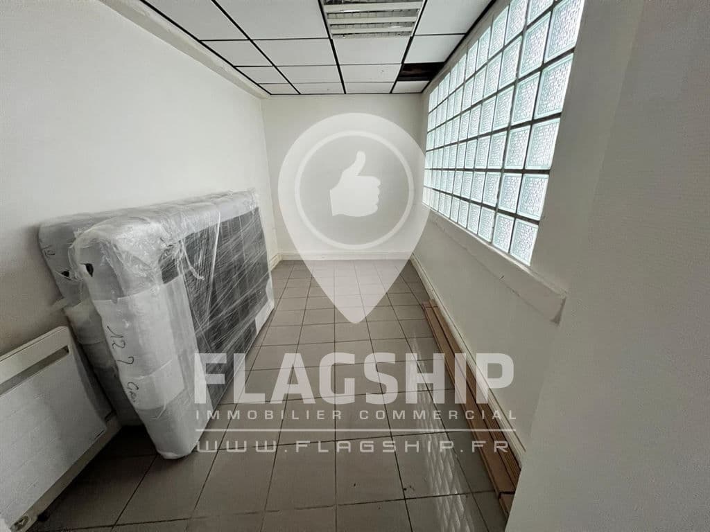 Local commercial · 48 m² · Achat des murs — photo 3