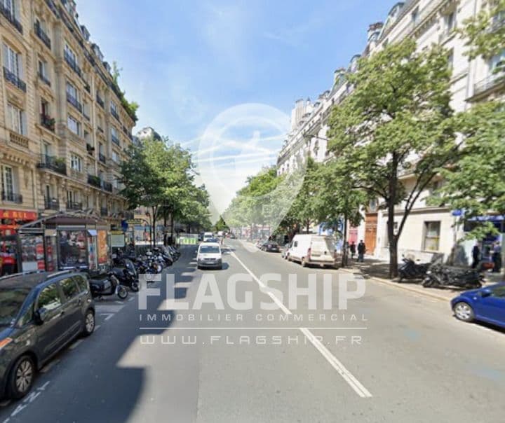 Local commercial · 61 m² · Location — photo 1