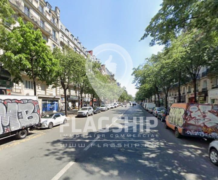 Local commercial · 61 m² · Location — photo 2