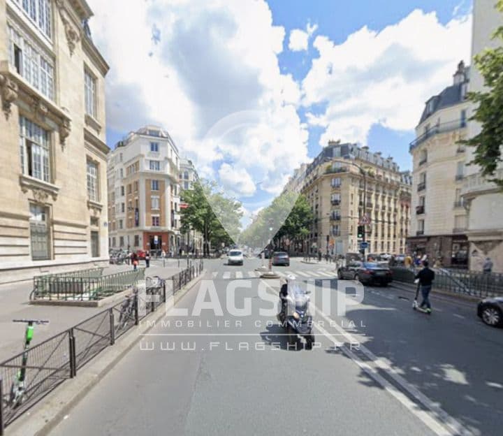 Local commercial · 61 m² · Location — photo 3