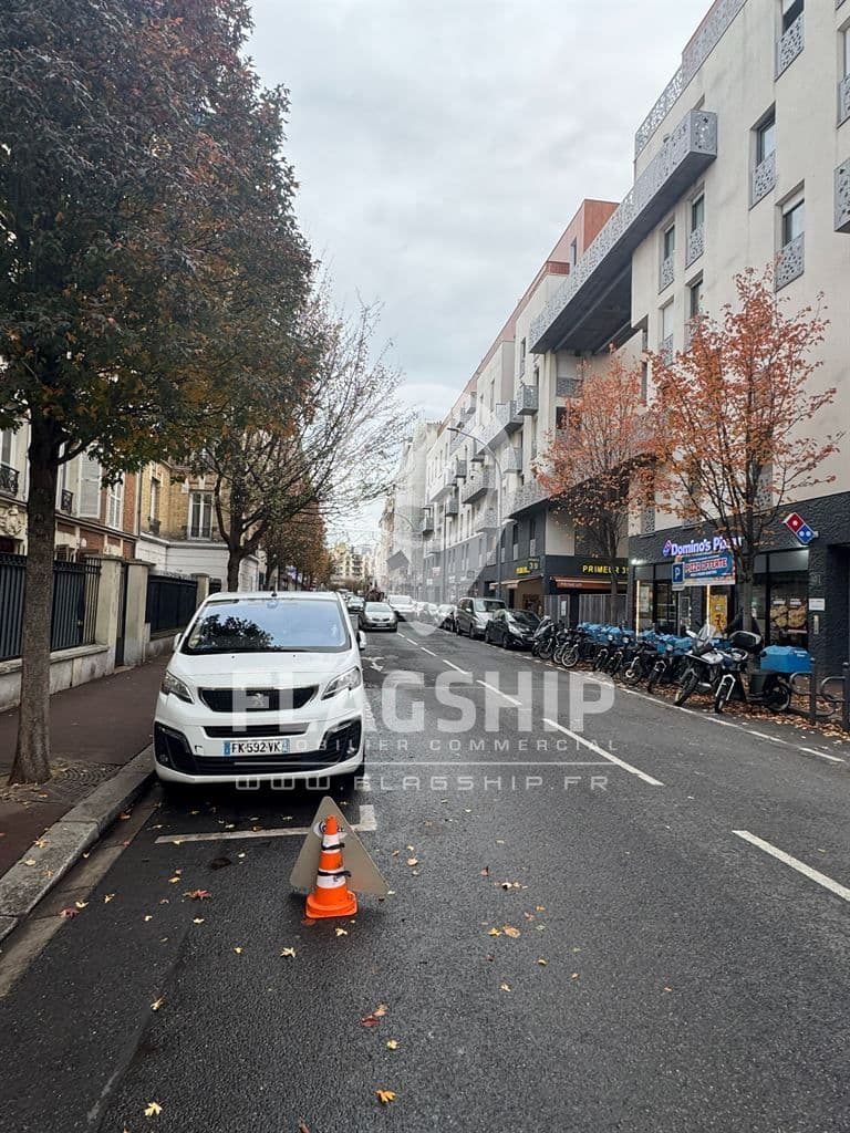 Local commercial · 90 m² · Achat des murs — photo 1