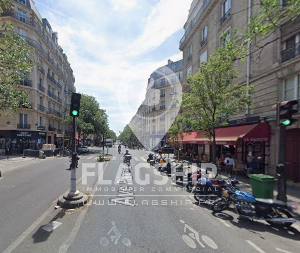 Local commercial · 125 m² · Location — photo 2