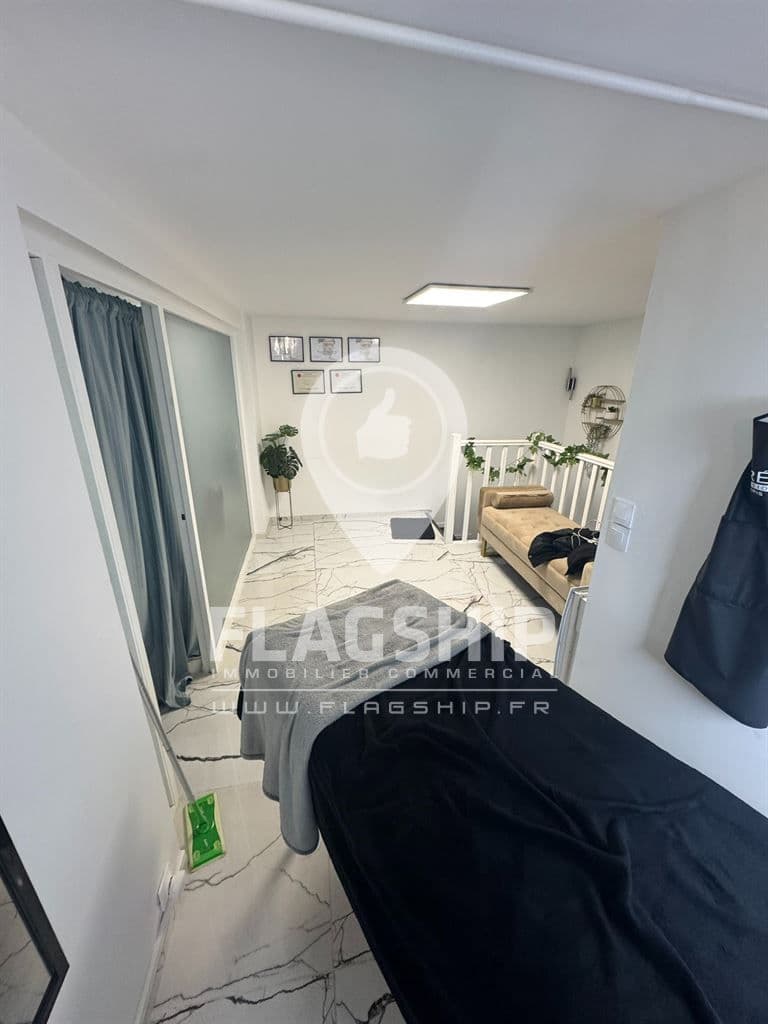 Local commercial · 83 m² · Cession de bail — photo 2