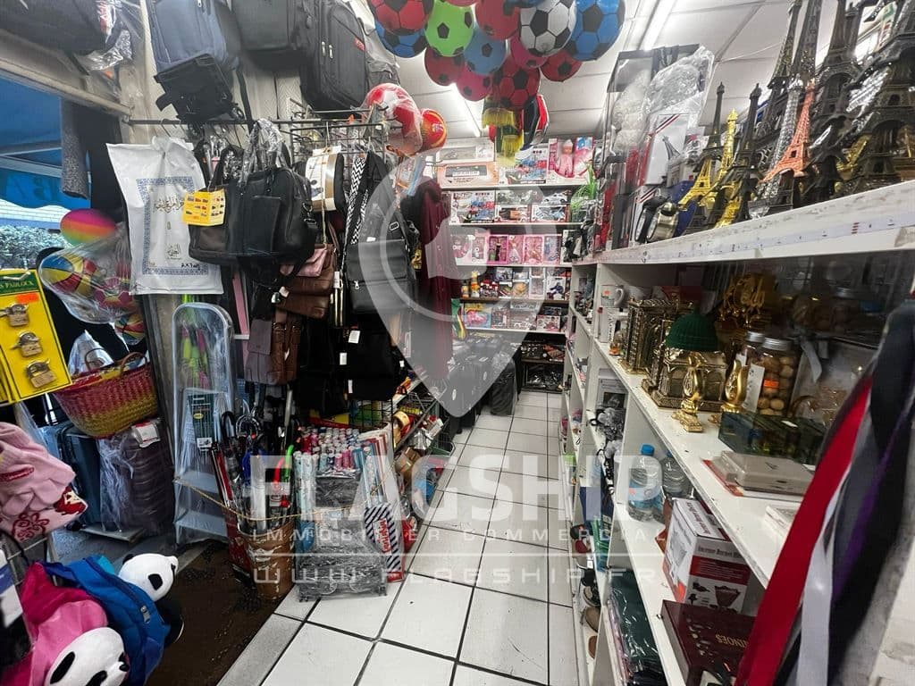 Local commercial · 50 m² · Achat des murs — photo 2
