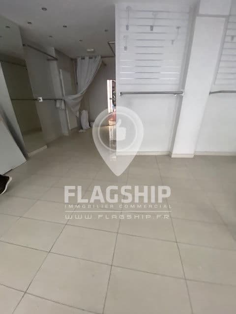 Local commercial · 100 m² · Location — photo 2