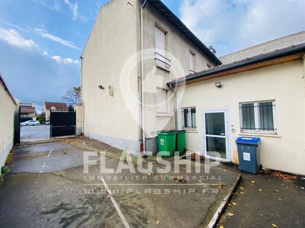 Local commercial · 150 m² · Location — photo 2