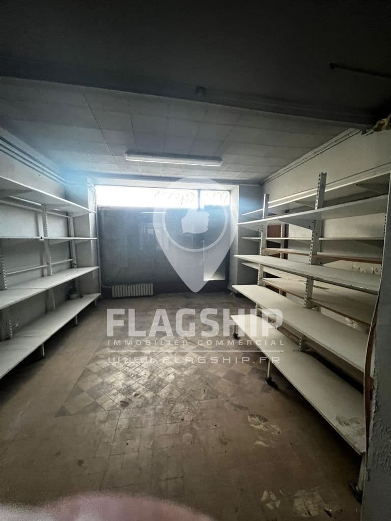Local commercial · 190 m² · Location — photo 2