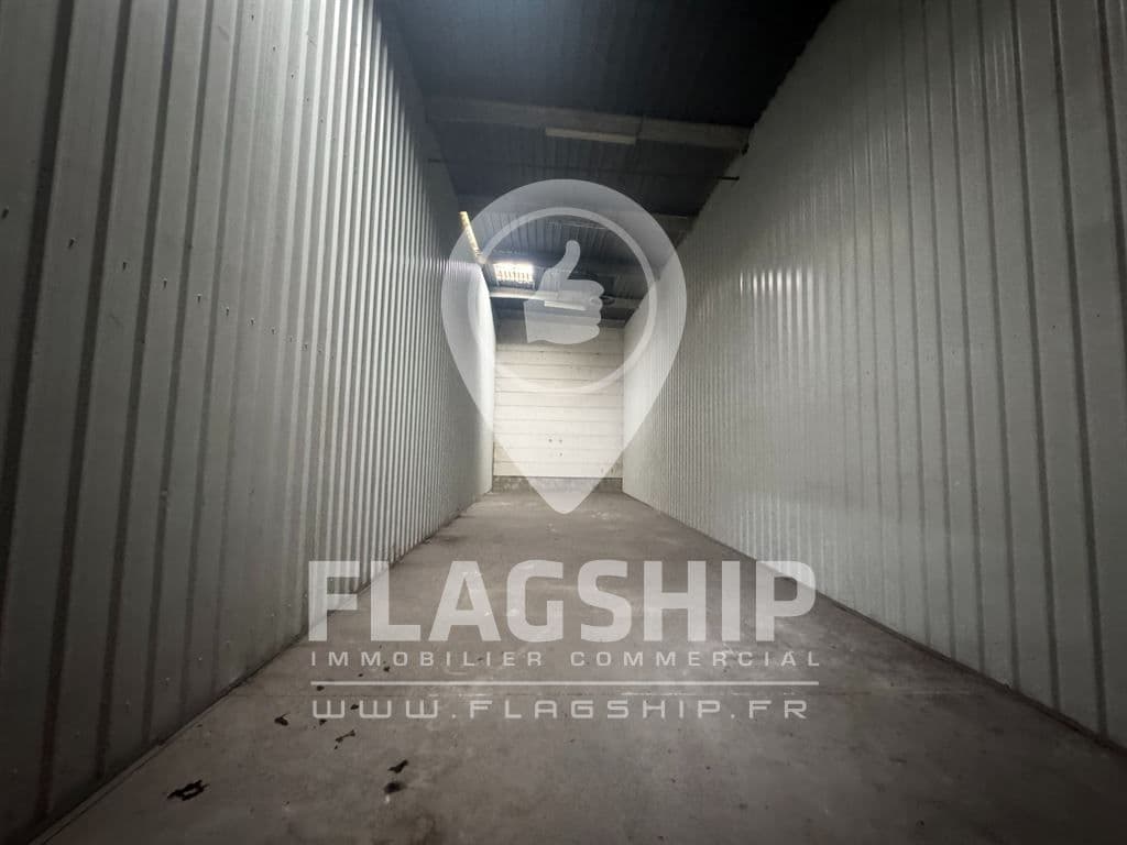 Local commercial · 785 m² · Location — photo 2
