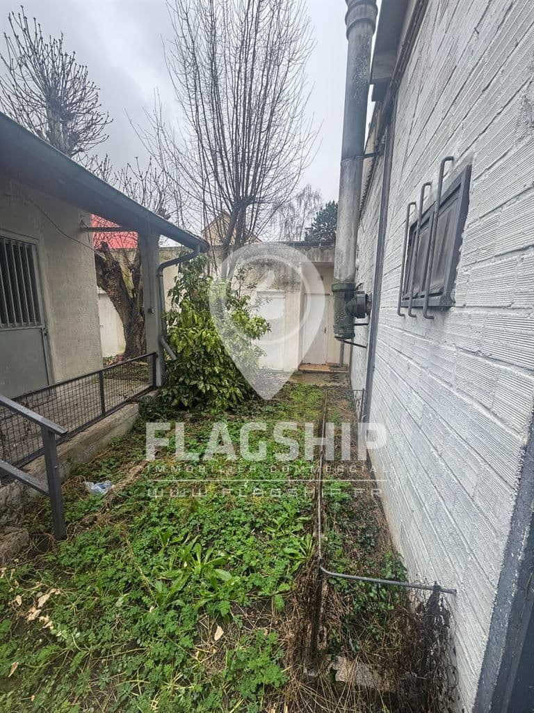 Local commercial · 220 m² · Location — photo 3