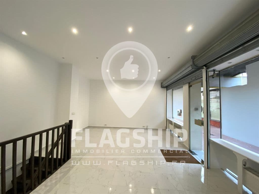 Local commercial · 107 m² · Location — photo 1