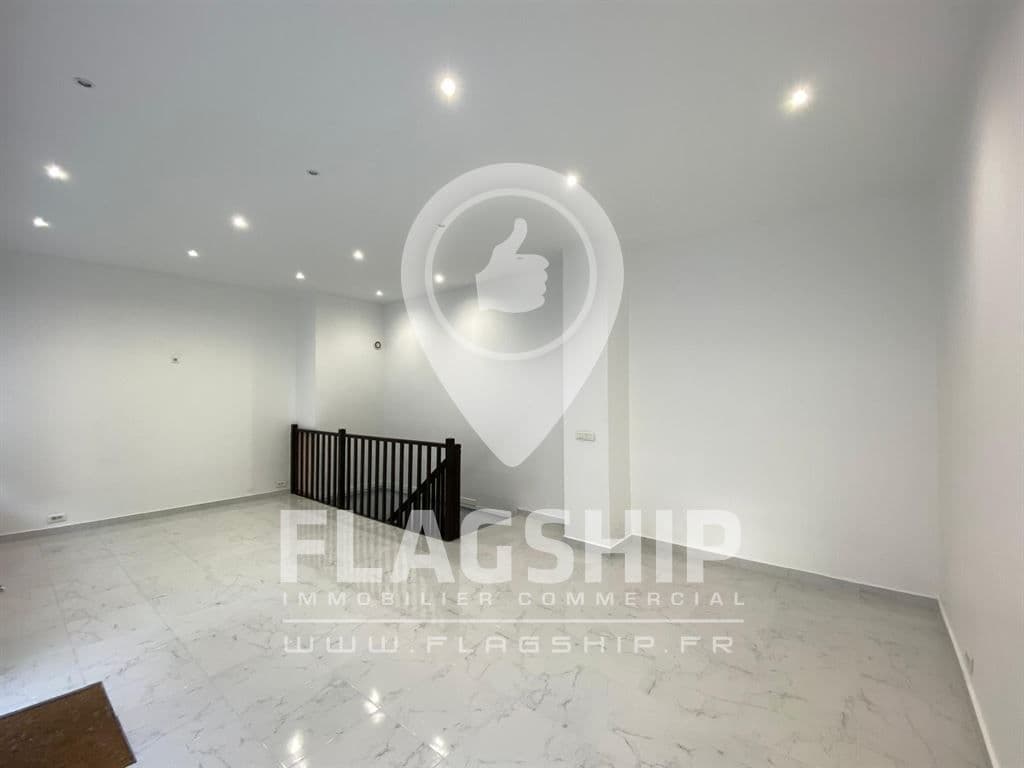 Local commercial · 107 m² · Location — photo 2