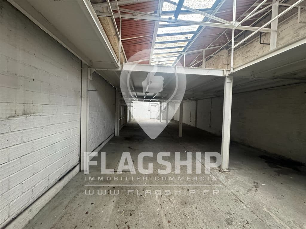 Local commercial · 350 m² · Location — photo 1