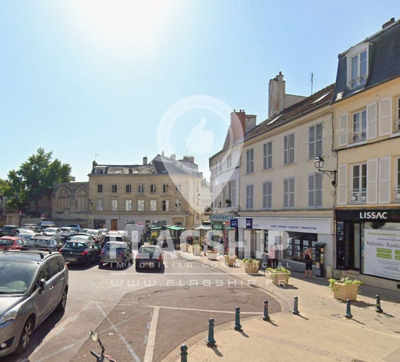Local commercial · 262 m² · Location — photo 1
