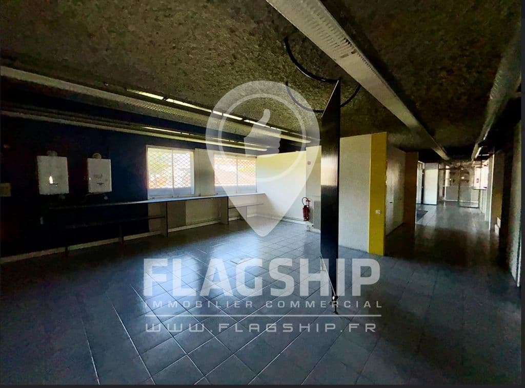 Local commercial · 500 m² · Location — photo 3