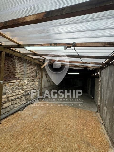 Local commercial · 65 m² · Location — photo 3