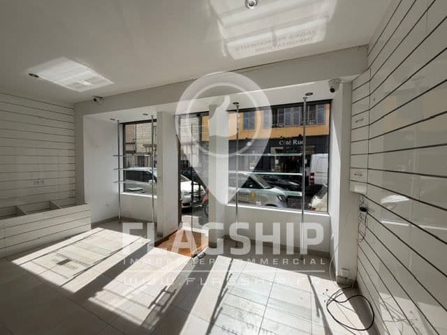 Local commercial · 82 m² · Location — photo 2