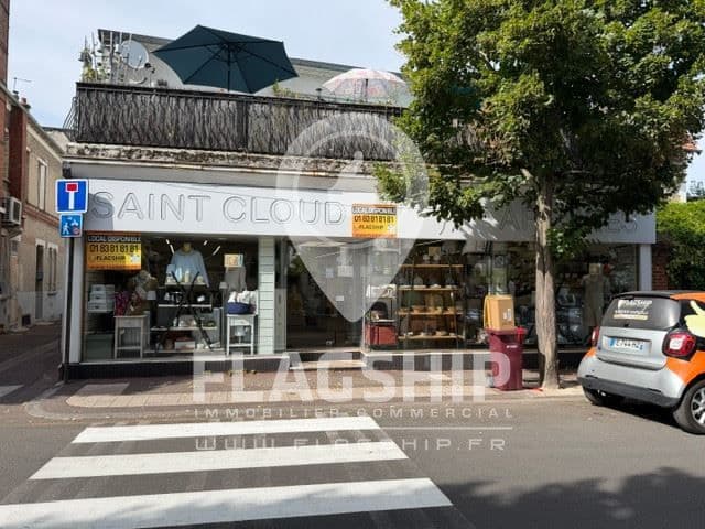 Local commercial · 215 m² · Cession de bail — photo 1