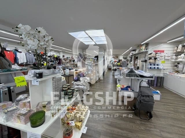 Local commercial · 215 m² · Cession de bail — photo 3