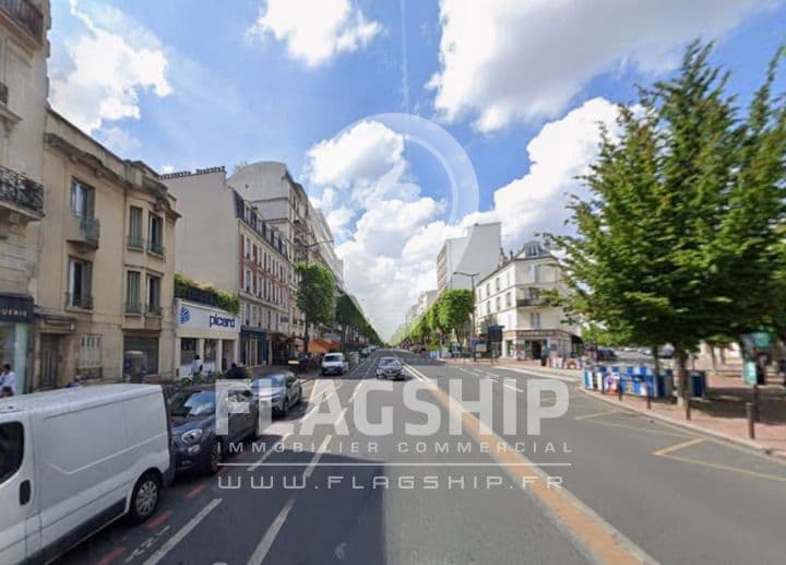 Local commercial · 91 m² · Location — photo 3