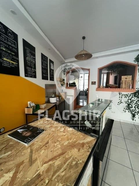 Local commercial · 49 m² · Location — photo 2