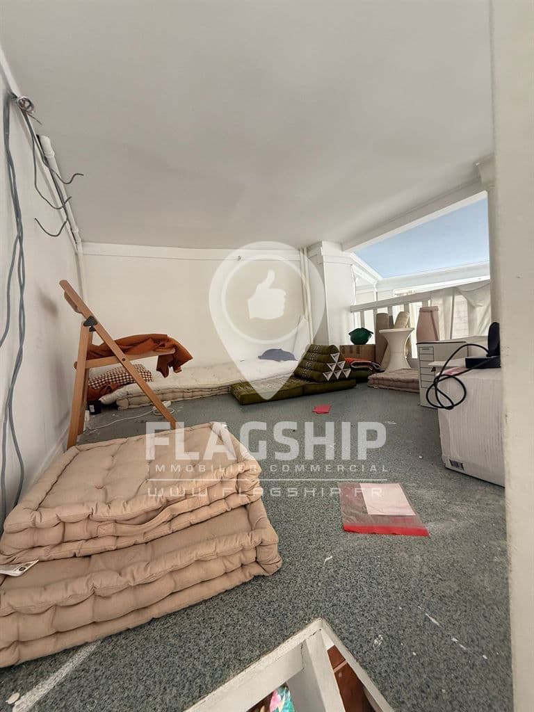 Local commercial · 60 m² · Location — photo 3