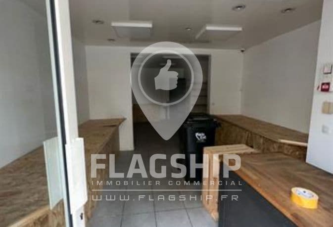 Local commercial · 101 m² · Location — photo 1