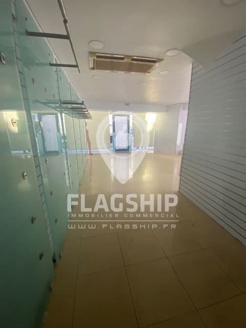 Local commercial · 90 m² · Location — photo 2