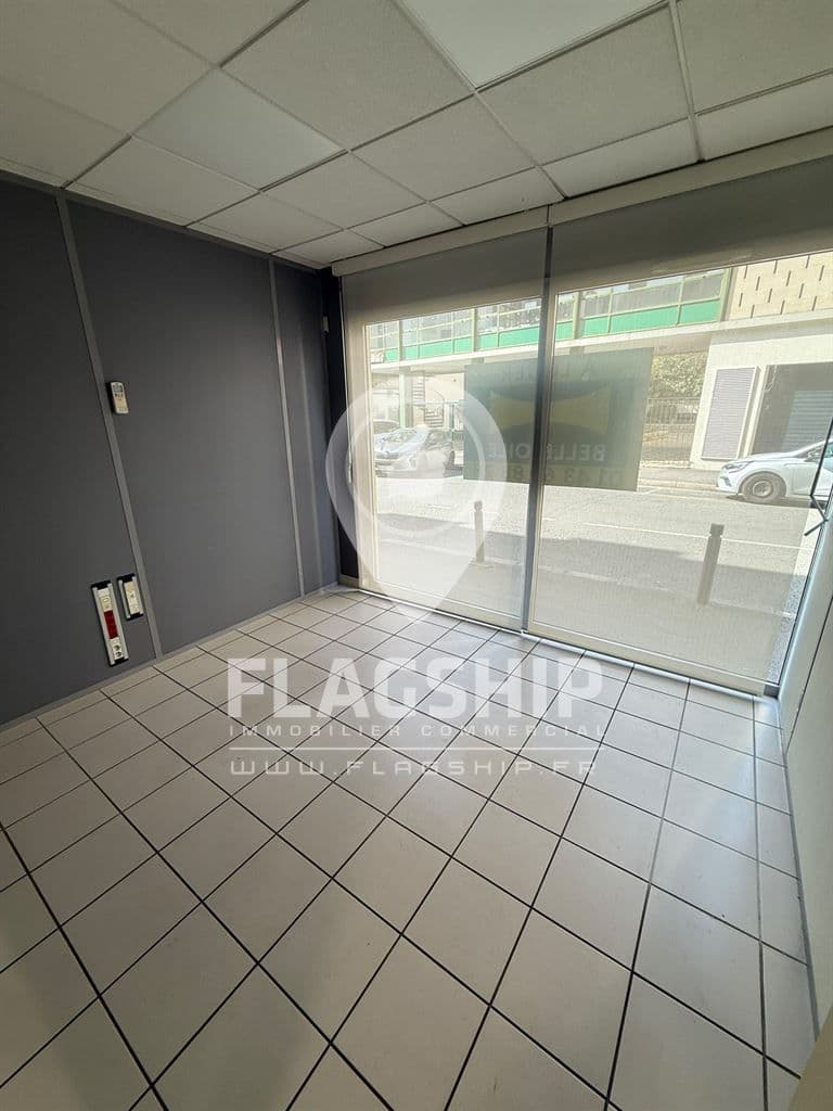 Local commercial · 120 m² · Location — photo 2